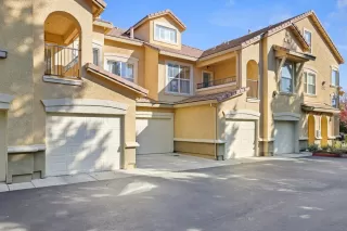 Photo #2: 222095560 Listing