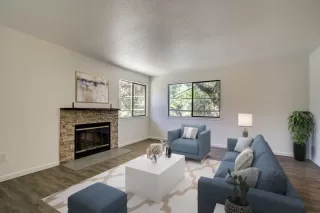 Photo #2: 222095919 Listing