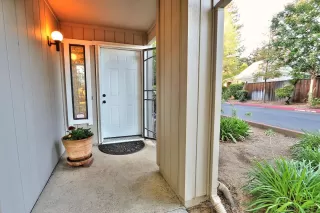 Photo #2: 222096283 Listing