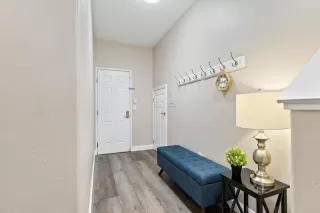 Photo #1: 222096503 Listing