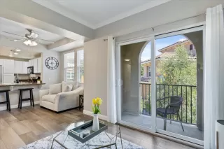 Photo #6: 222096503 Listing