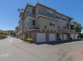 Photo #2: 222096637 Listing 