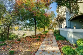 Photo #3: 222096637 Listing 