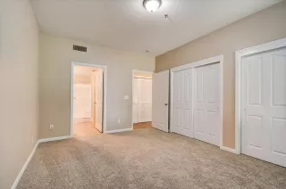 Photo #5: 222097141 Listing