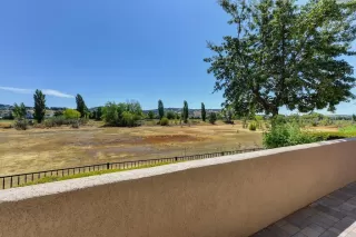 Photo #4: 222097188 Listing