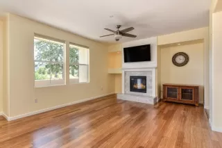 Photo #5: 222097188 Listing