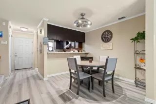 Photo #5: 222097216 Listing