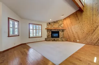 Photo #4: 222097295 Listing