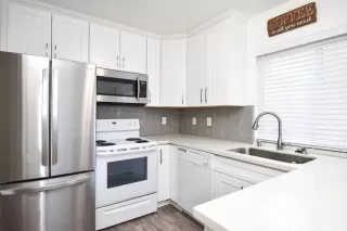 Photo #3: 222097383 Listing