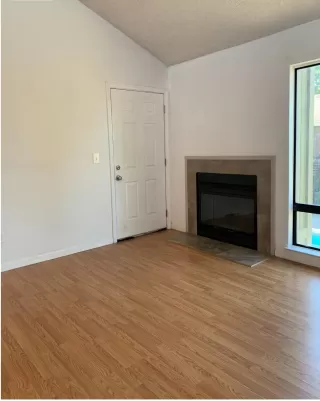 Photo #2: 222098343 Listing