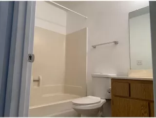 Photo #4: 222098343 Listing