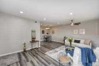 Photo #2: 222098947 Listing 