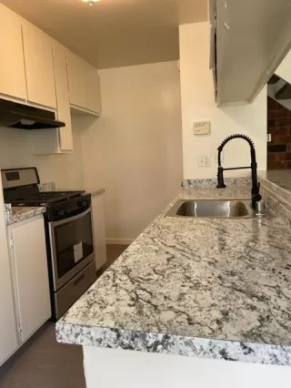 Photo #3: 222098949 Listing 