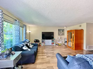 Photo #4: 222099504 Listing 
