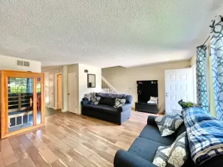 Photo #5: 222099504 Listing 