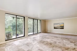 Photo #4: 222099617 Listing