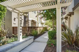 Photo #1: 222099727 Listing