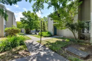 More Details about MLS # 222100030 : 2300 SYCAMORE LANE #22