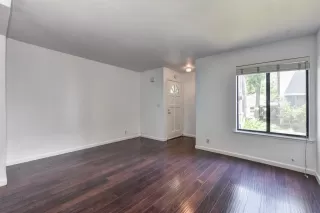 Photo #3: 222100030 Listing