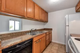 Photo #4: 222100030 Listing