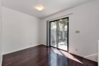 Photo #6: 222100030 Listing
