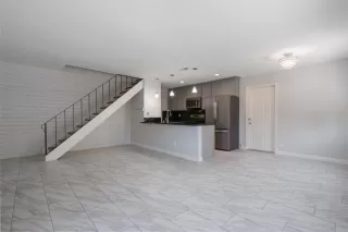 Photo #2: 222100041 Listing