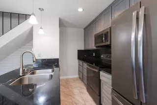 Photo #6: 222100041 Listing