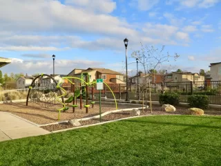 Photo #5: 222100971 Listing