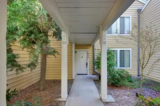 Photo #2: 222101481 Listing