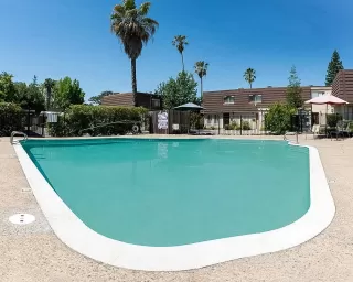 Photo #1: 222101565 Listing 