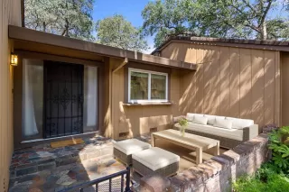 Photo #2: 222101697 Listing