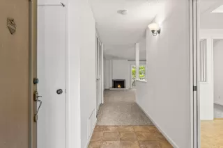 Photo #5: 222101697 Listing