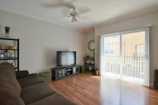 Photo #5: 222102093 Listing