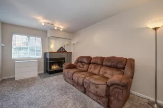 Photo #5: 222102117 Listing