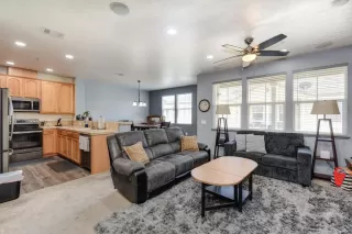 Photo #5: 222102566 Listing