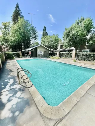 Photo #2: 222103417 Listing