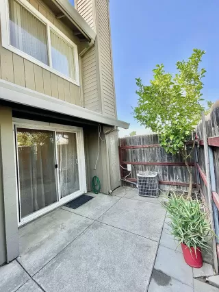 Photo #3: 222103417 Listing