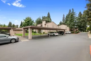 Photo #3: 222103426 Listing