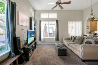 Photo #5: 222103755 Listing 