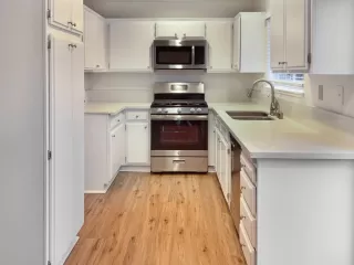 Photo #4: 222104332 Listing