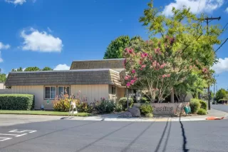 Photo #4: 222104593 Listing