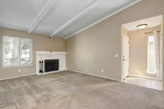Photo #2: 222105397 Listing