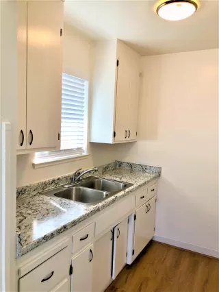 Photo #5: 222105532 Listing