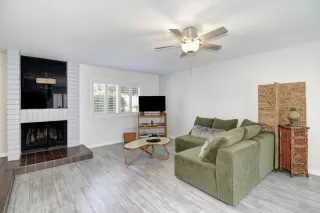 Photo #4: 222105692 Listing 
