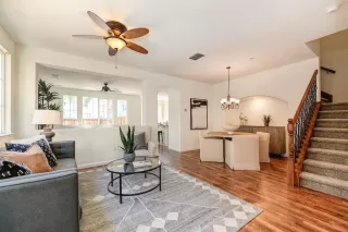 Photo #4: 222106306 Listing