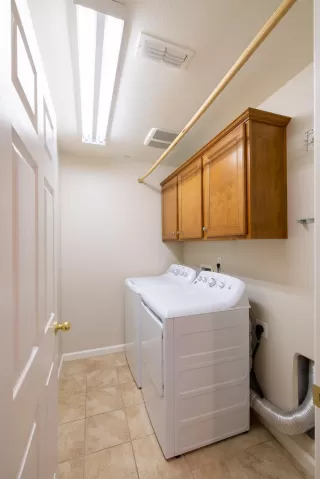 Photo #6: 222106649 Listing