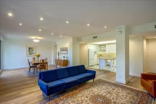 Photo #2: 222106838 Listing