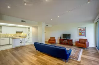 Photo #3: 222106838 Listing