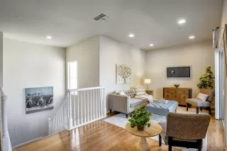 Photo #4: 222106902 Listing 