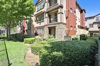 Photo #5: 222107015 Listing